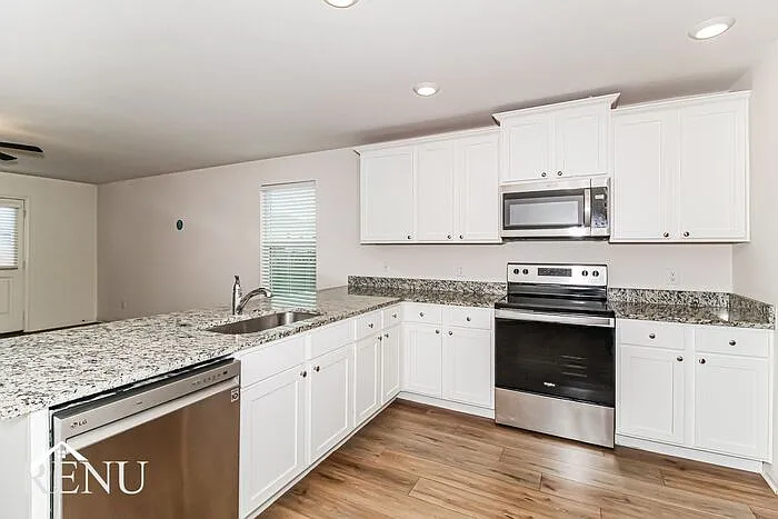 3 bed, 2.0 bath, 1525 sqft, $1,780 — Photo 3