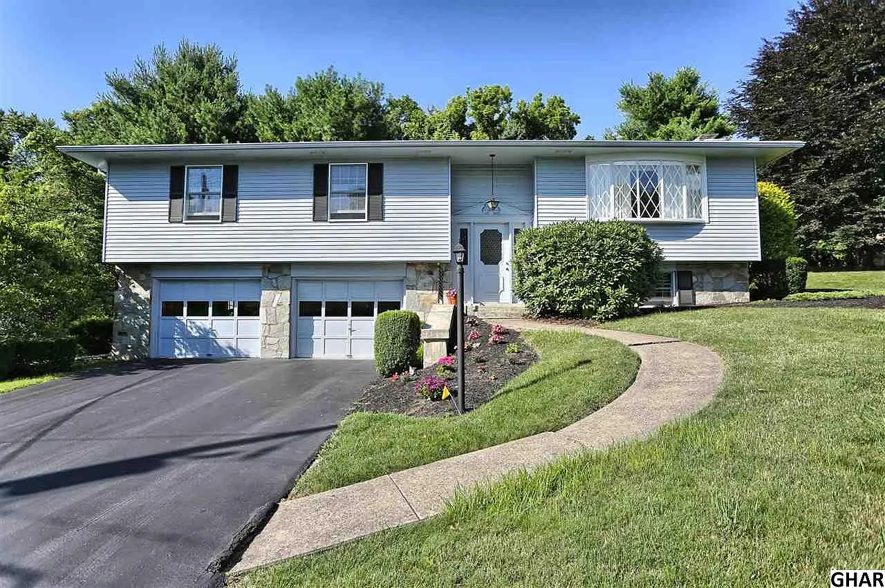 4313 Woodcrest Ln photo 1