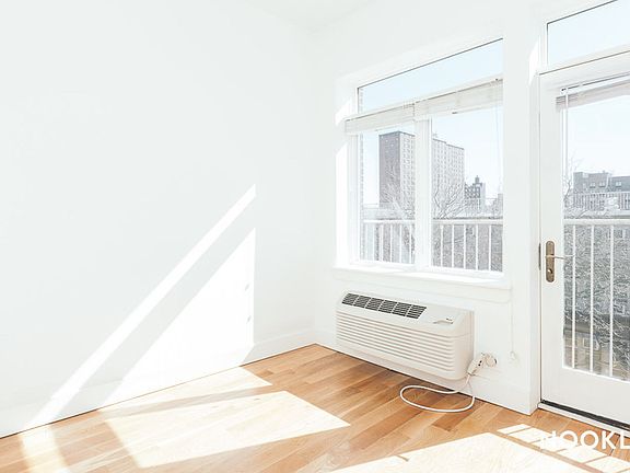 4th image of 91 Varet St #3S
