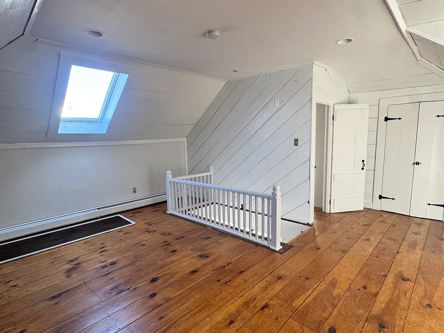 3 bed, 1.5 bath, 1300 sqft, $3,200 — Photo 3
