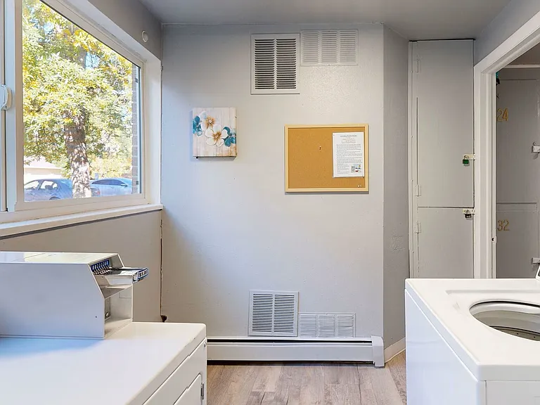 10th Street Square Apartments — Photo 6