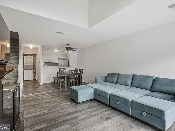 4th image of 3865 El Camino Pl #5