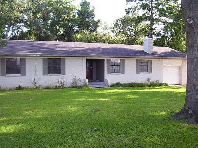 Large Front and Back Yard