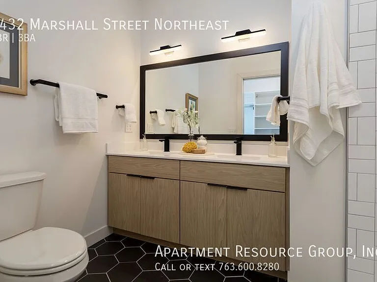 1432 Marshall St NE — Photo 12