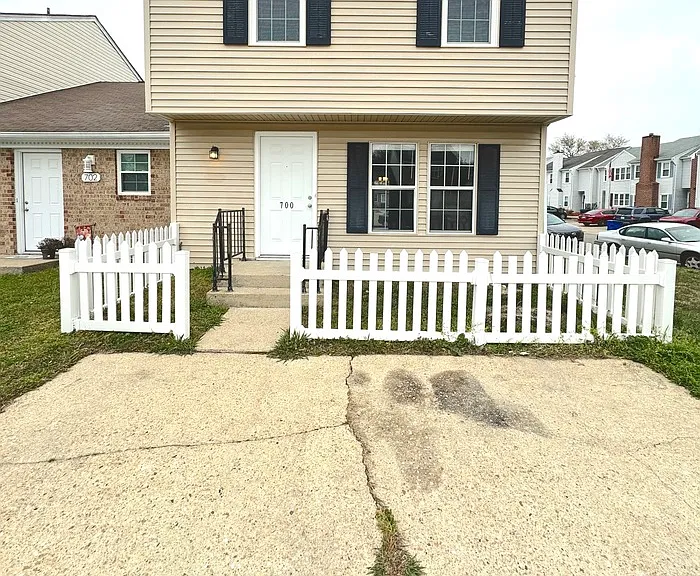 700 Wolftrap Ln — Photo 1