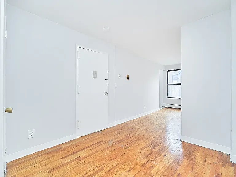 514 W 48th St #5A — Photo 6