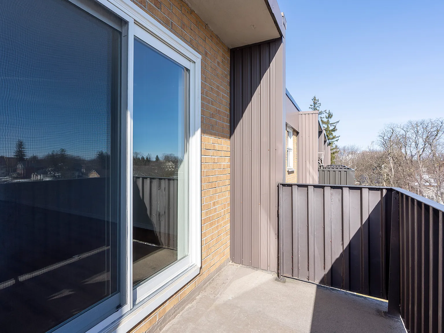Hanover Tower Apartments — Photo 1