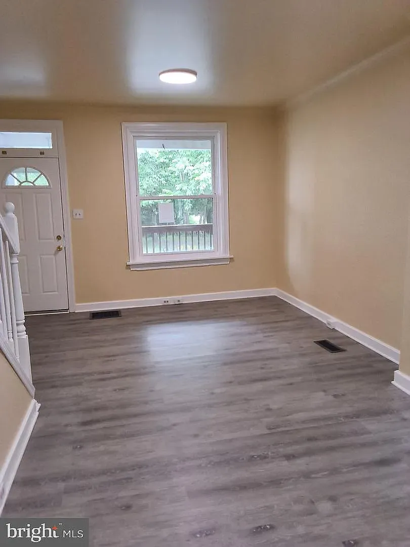 3 bed, 1182 sqft, $1,500 — Photo 2