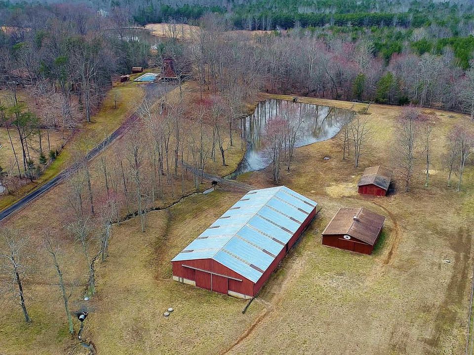 1st image of 33 Rose Hill Farm Dr