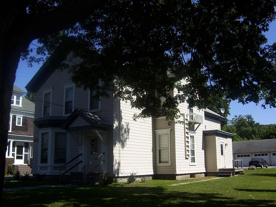 2nd image of 22 Maple St APT 3