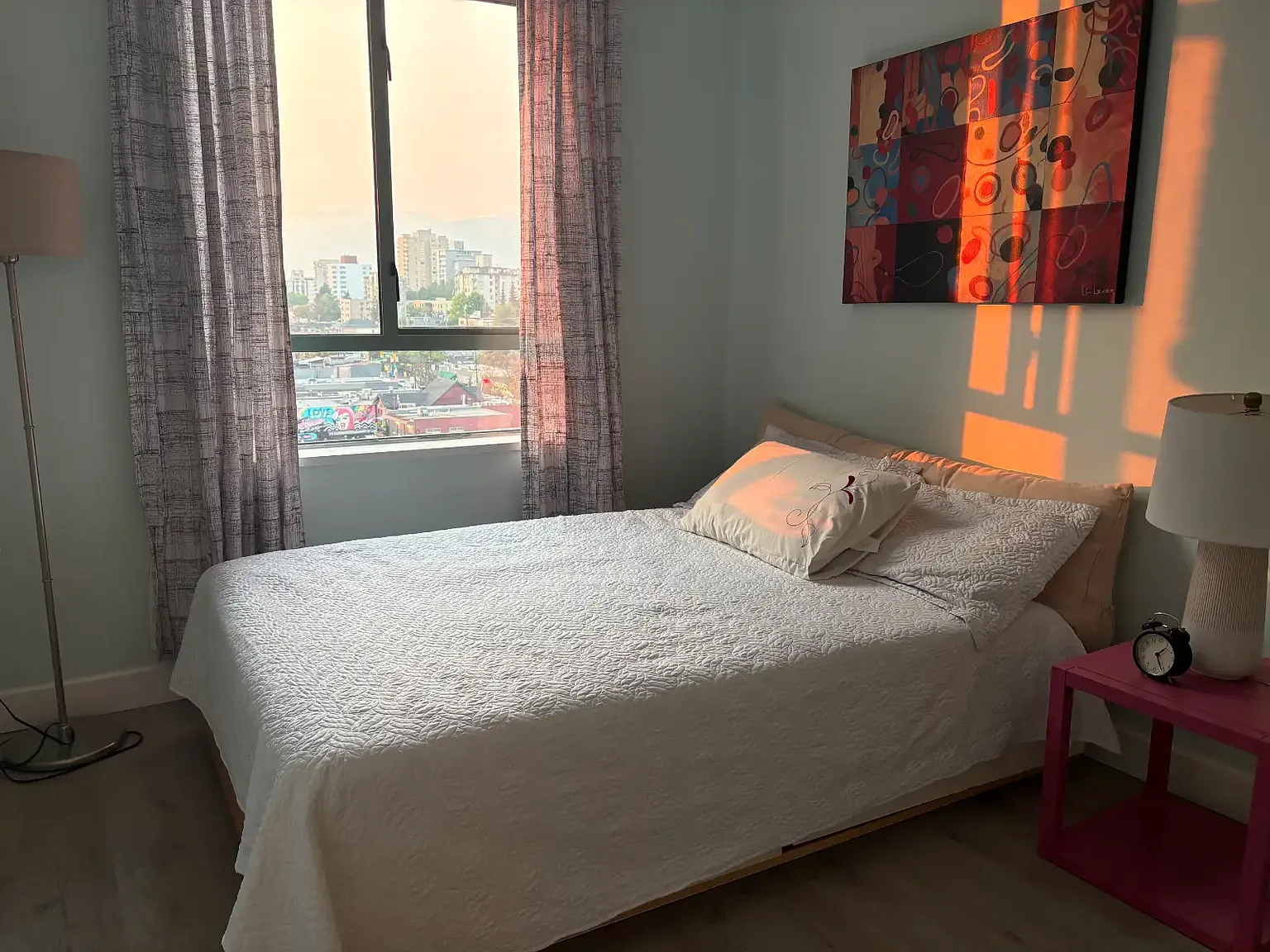 2 bed, 877 sqft, $3,950 — Photo 4