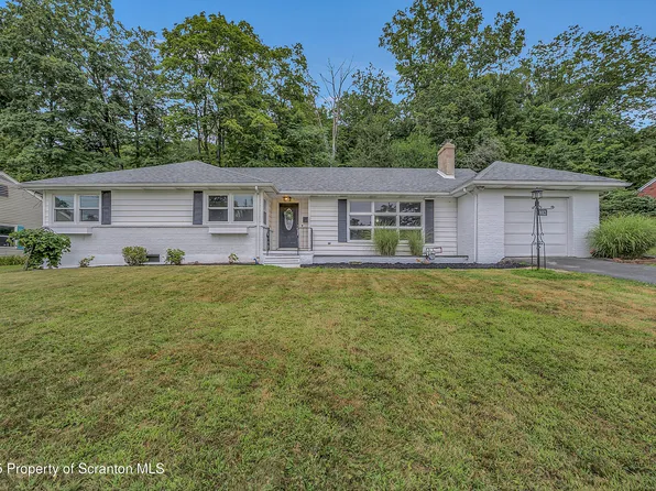 102 Gentilly Dr, Clarks Summit, PA 18411