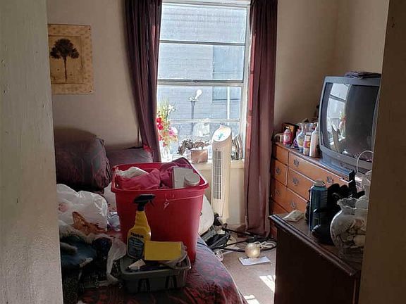 4th image of 1018 N G St