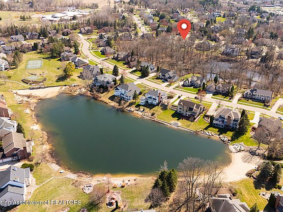 4th image of 2002 Birch Bluff Dr