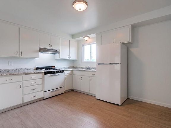 4th image of 778 N Alda Dr