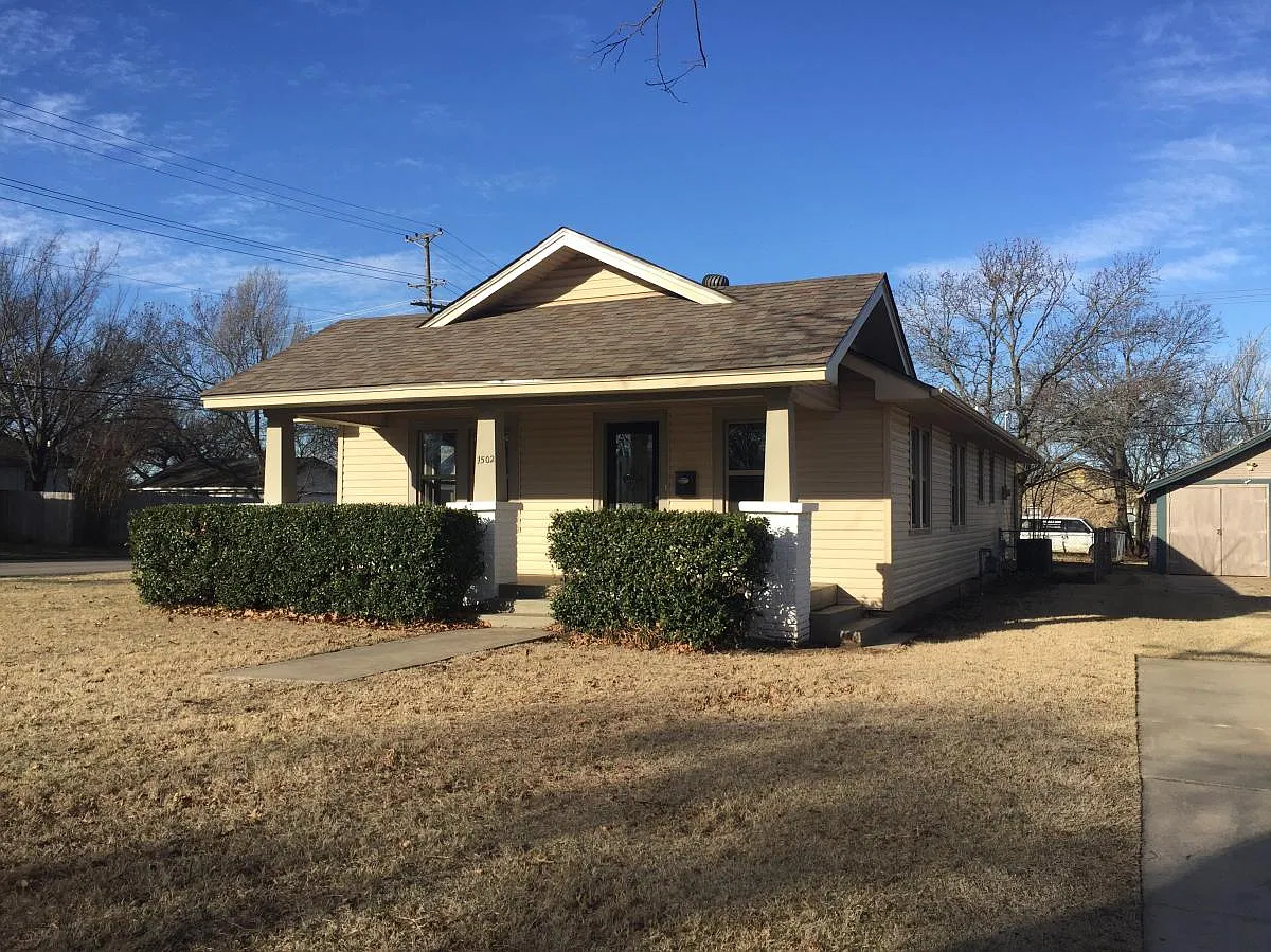 3 bed, 1196 sqft, $1,200 — Photo 1