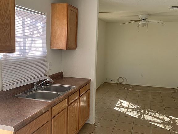5th image of 3365 N Stone Ave APT 1
