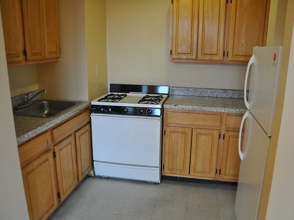 2nd image of 1753 Sterling Pl APT 4C