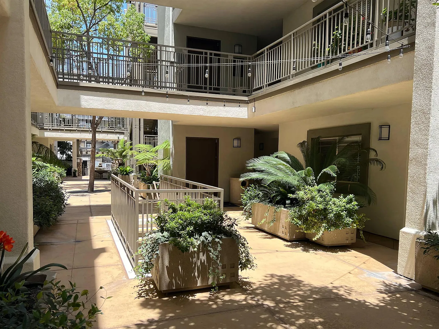 Mission Hills Commons — Photo 3