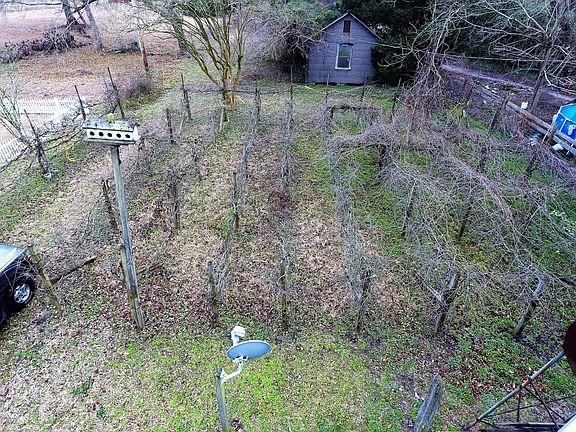 5th image of 3301 Oaks Road