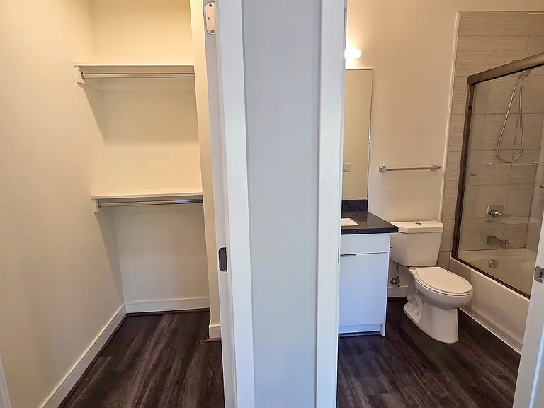 2651 S Hobart Blvd #9 — Photo 5