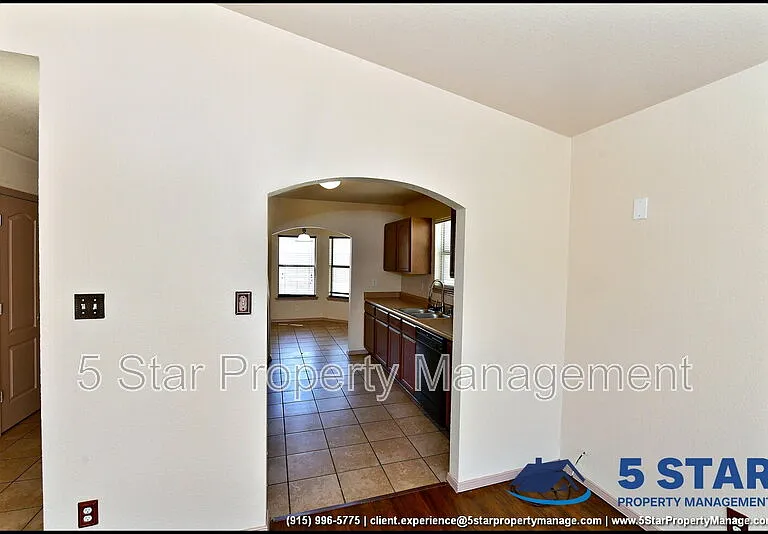 11613 Ochre Bluff Ln — Photo 11