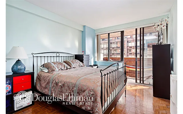 Rented by Douglas Elliman | media 14