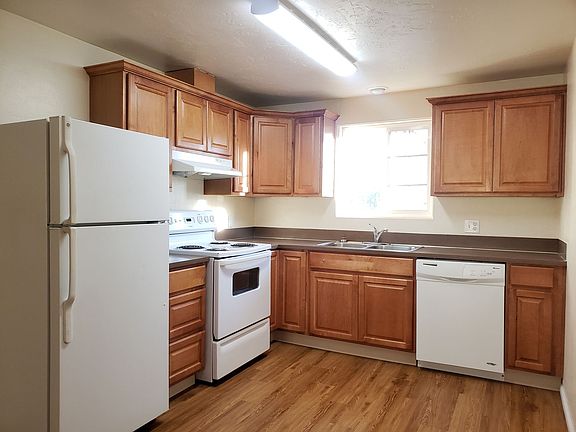 3rd image of 2675-2695 Oak St #269502