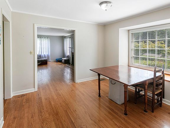 5th image of 105 Mayflower Dr