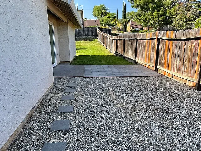 2385 S Whitney Blvd — Photo 15