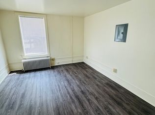 6 Clarke St #4, Burlington, VT 05401