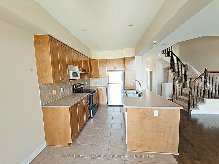 987 Klondike Rd — Photo 5