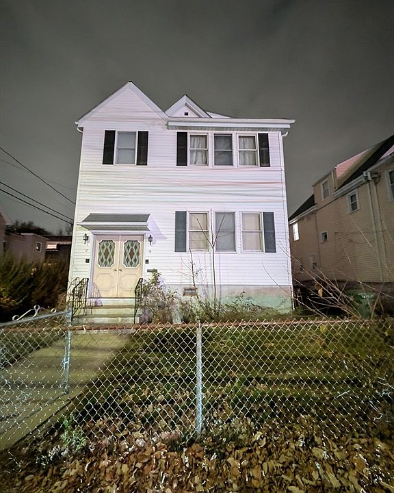 1st image of 15-17 Dexter Ave