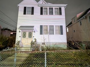 15-17 Dexter Ave, Watertown, MA 02472