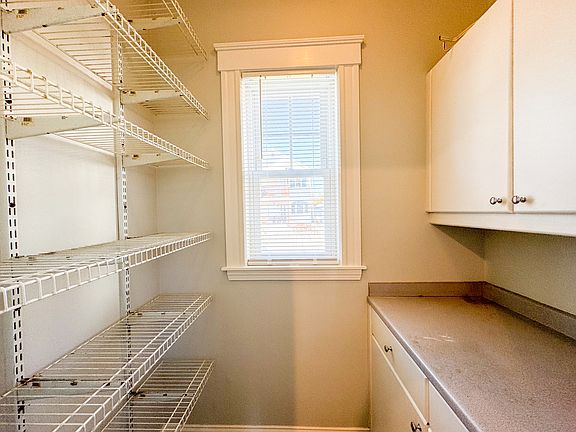 4th image of 90 Pinkert St #A