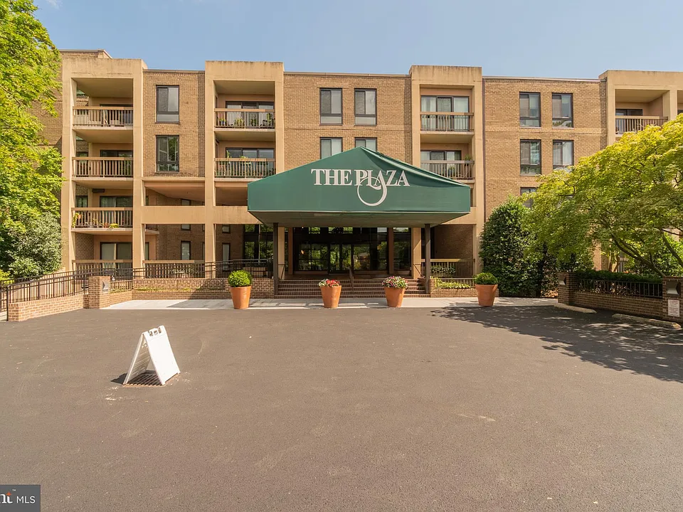 805 N Howard St #438