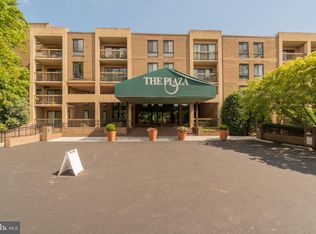 805 N Howard St APT 438, Alexandria, VA 22304