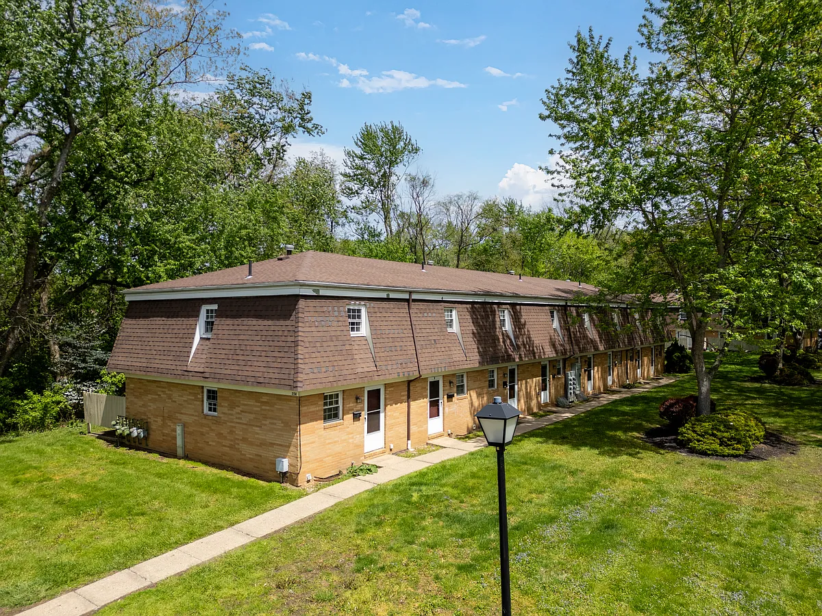 Building Photo - 214 Valeside Ave NE #A