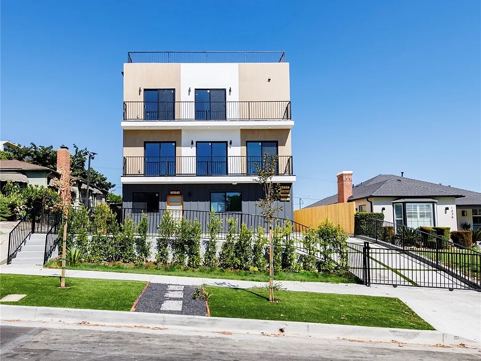 1332 S Longwood Ave #3