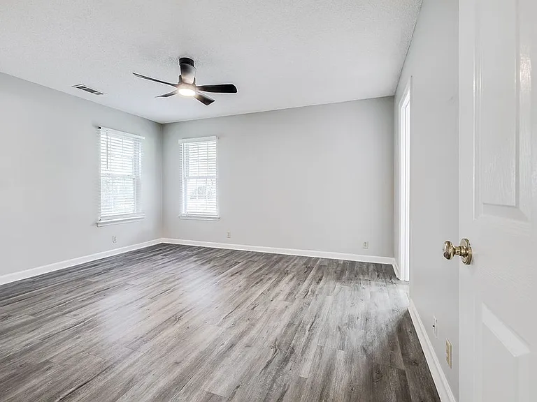 4903 McCall Rd — Photo 15