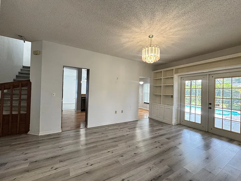 6077 Marella Dr — Photo 11