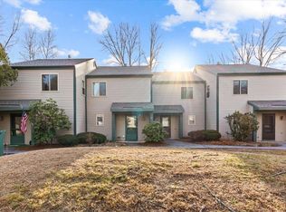 19 Hideaway Ln, Williston, VT 05495