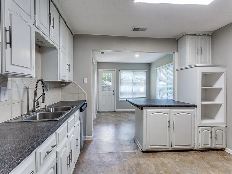512 Bluebonnet Dr — Photo 6