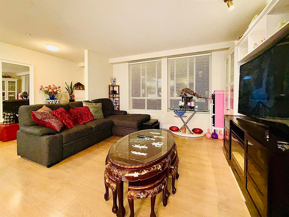1st image of 3728 Thurston St #49