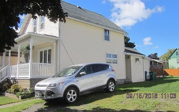 3rd image of 52 Schiller St