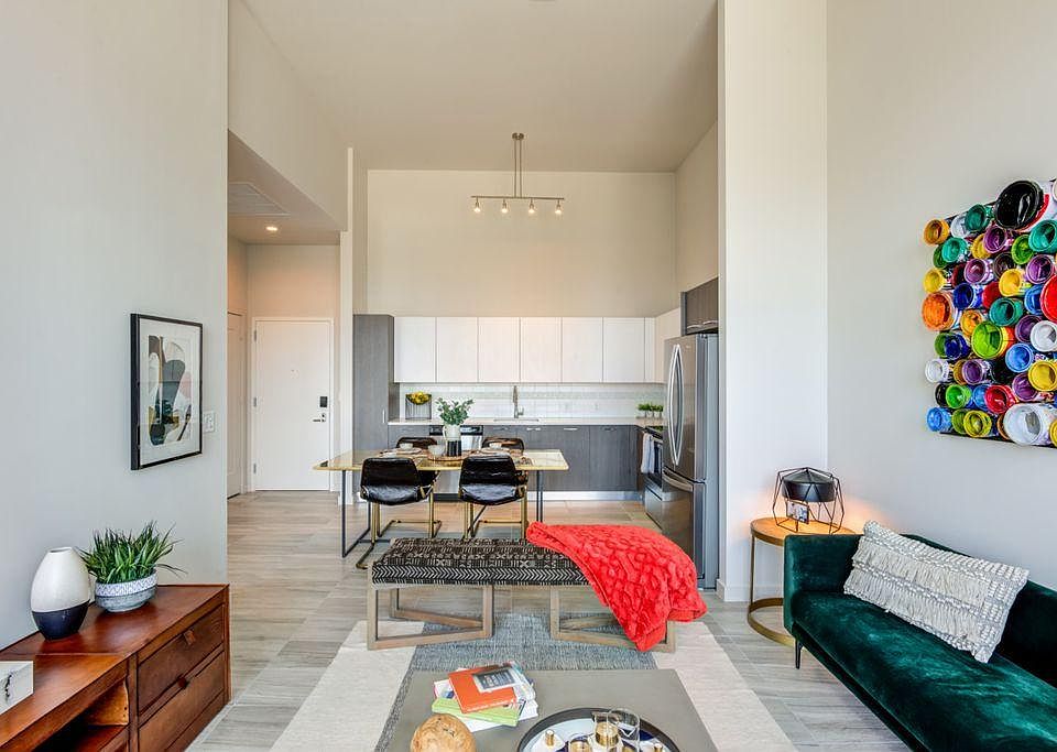 1st image of 650 NE 1st Ave #1801