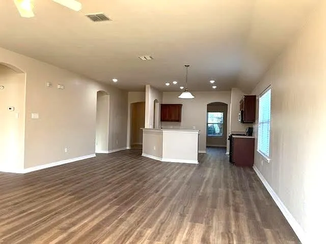 8405 Shasta Dr — Photo 16