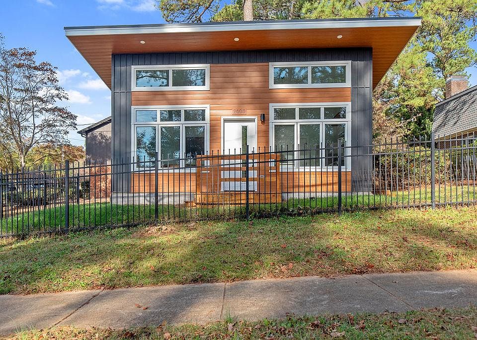 Brand new tiny home with fenced yard