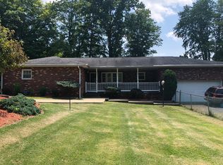 31 Dally Dr, Fairmont, WV 26554
