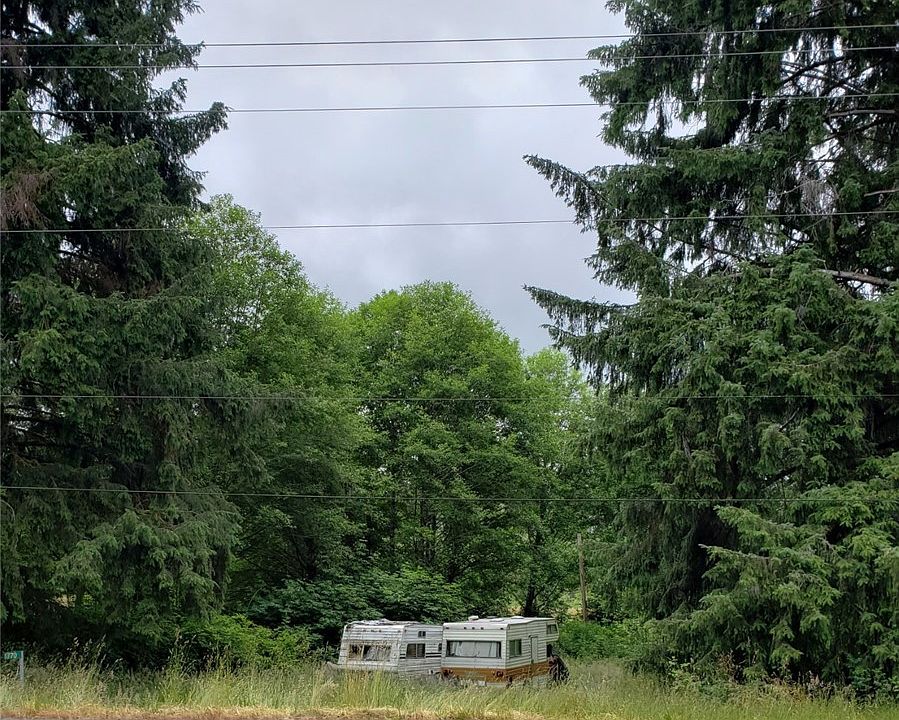 2nd image of 1770 S Forks Ave